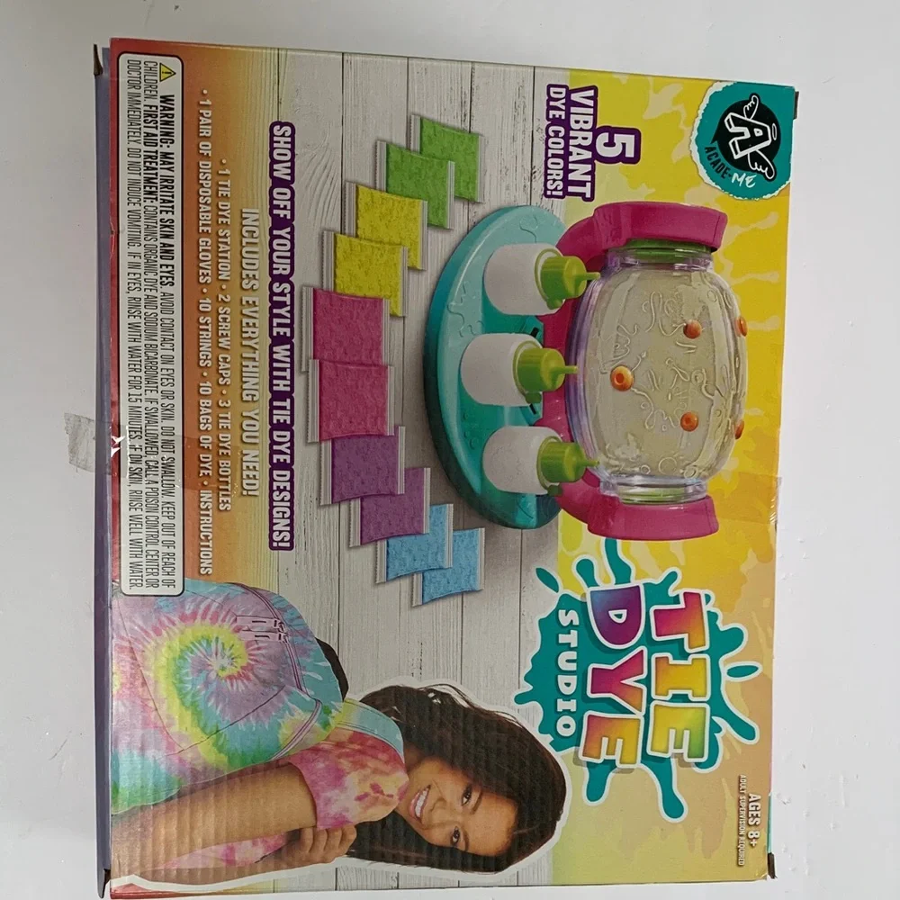 Tie Dye Studio Kit for Kids - Pink and Green. Brand new with box. Great Gift 🎁